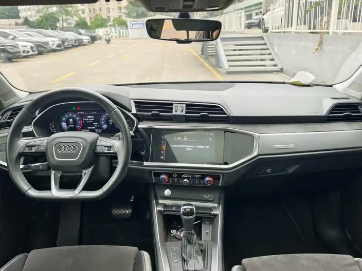 AUDI Q3 2020 Model 35 TFSI Fashion Dynamic Model – фото 9