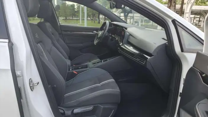 Volkswagen Golf 2021 Model 280TSI DSG R-Line – фото 9