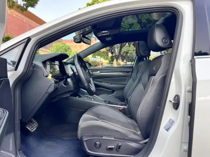 Volkswagen Golf 2023 Model Facelift 280TSI DSG R-Line – фото 10
