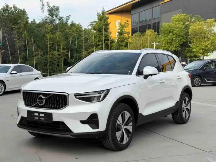 Volvo XC40 2023 Model B3 Zhixing Fashion Edition – фото 1