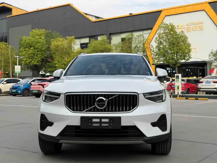 Volvo XC40 2023 Model B3 Zhixing Fashion Edition – фото 2