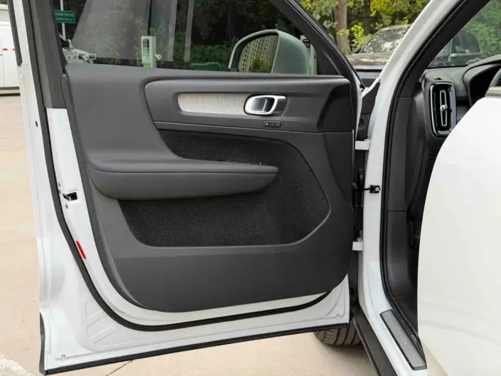 Volvo XC40 2023 Model B3 Zhixing Fashion Edition – фото 8