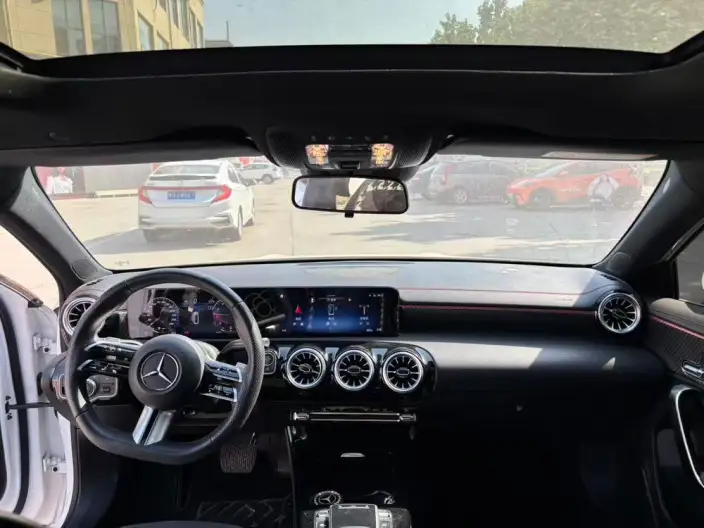 Mercedes-Benz A-class 2023 Model A 200 L Sports sedan Fashion Edition – фото 7