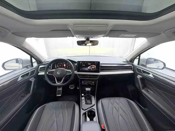 Volkswagen Tiguan L 2022 Model 330TSI Automatic 2WD R-Line Enjoy the version more – фото 4