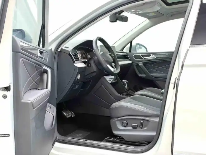 Volkswagen Tiguan L 2022 Model 330TSI Automatic 2WD R-Line Enjoy the version more – фото 8