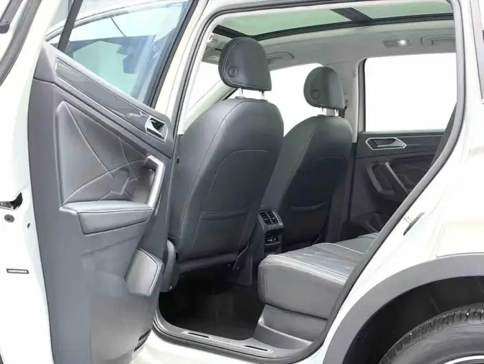 Volkswagen Tiguan L 2022 Model 330TSI Automatic 2WD R-Line Enjoy the version more – фото 9