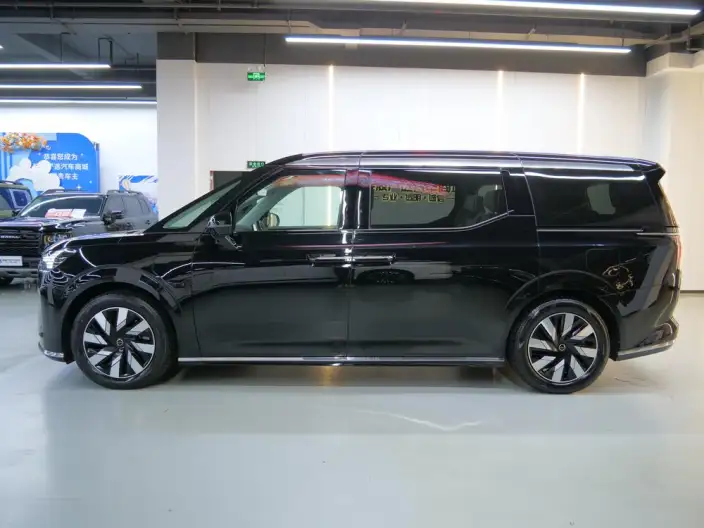 Volvo EM90 2025 Model Ultra VI seat – фото 4