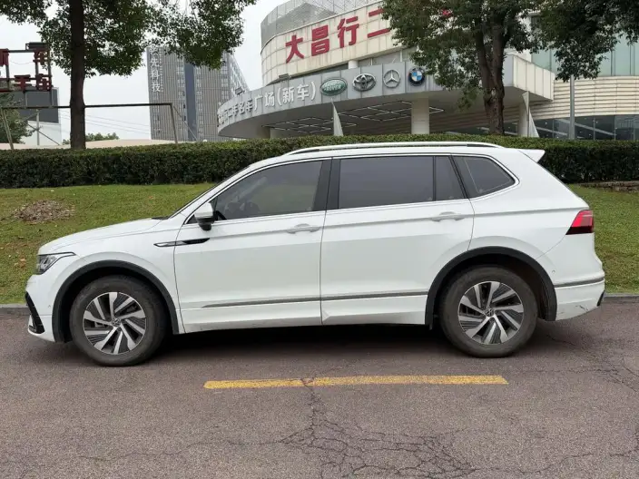 Volkswagen Tiguan L PHEV 2022 Model 430PHEV Plug-in hybrid Ultimate Edition – фото 3