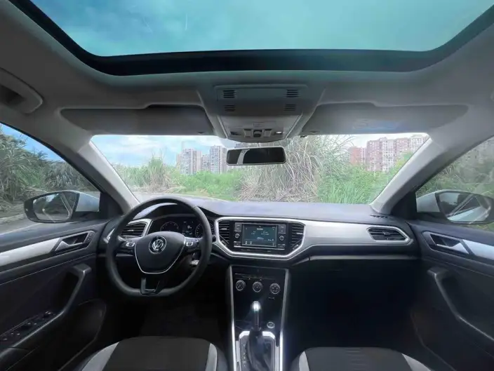 Volkswagen T-Roc 2020 Model 230TSI DSG 2WD Enterprising Model – фото 8