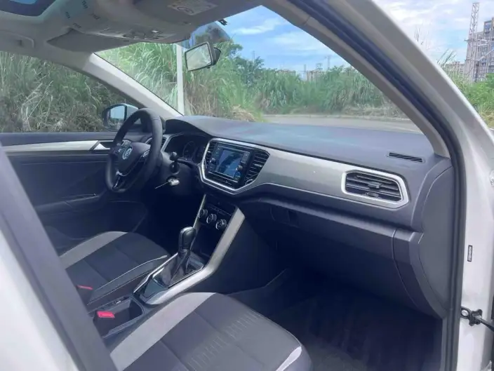Volkswagen T-Roc 2020 Model 230TSI DSG 2WD Enterprising Model – фото 10