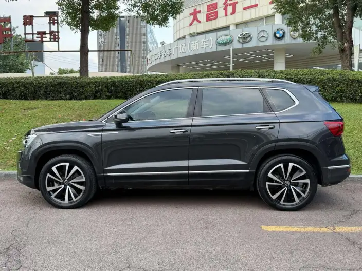 Volkswagen Tharu 2022 Model 330TSI 4WD Deluxe Edition – фото 3