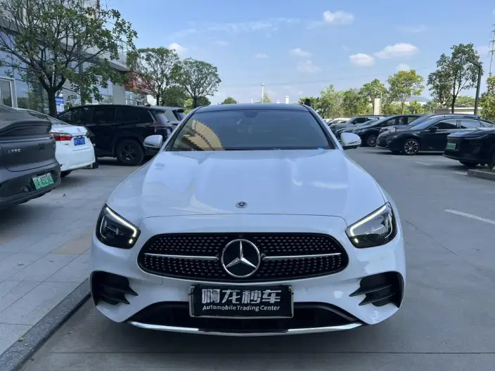 Mercedes-Benz E-Class PHEV 2021 Model E 350 e L Sports sedan – фото 2