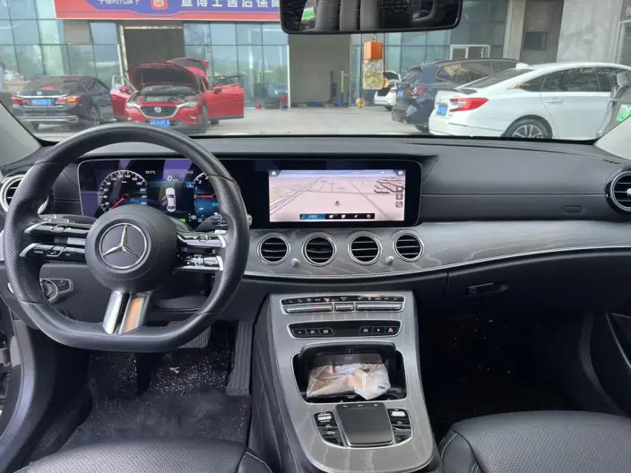 Mercedes-Benz E-Class PHEV 2021 Model E 350 e L Sports sedan – фото 6