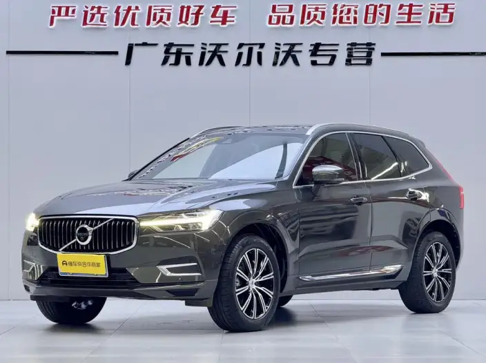Volvo XC60 2021 Model T5 4WD Smart Range Deluxe Edition – фото 1