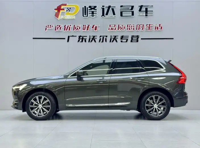 Volvo XC60 2021 Model T5 4WD Smart Range Deluxe Edition – фото 3