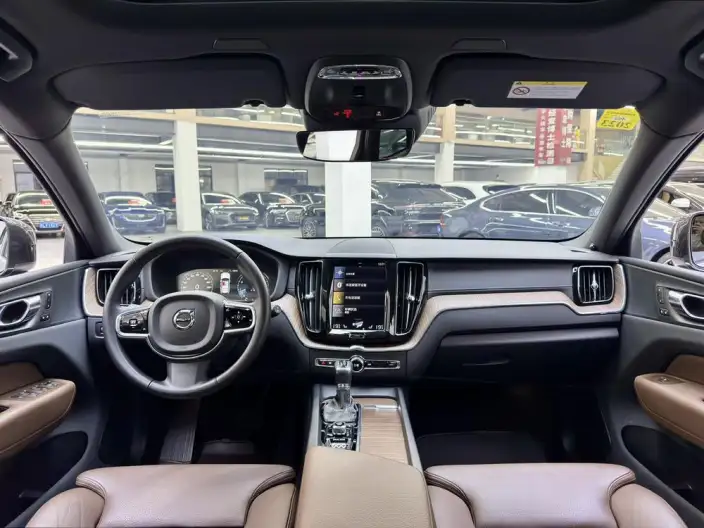 Volvo XC60 2021 Model T5 4WD Smart Range Deluxe Edition – фото 7