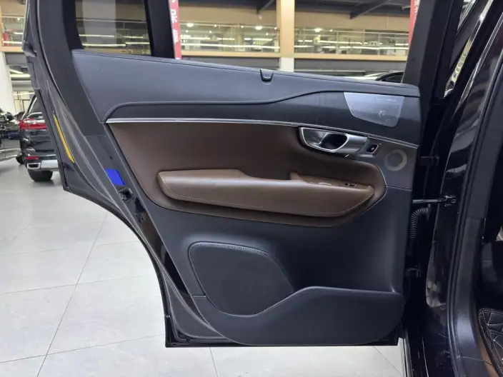 Volvo XC90 2020 Model T6 4WD Smart Elegance Deluxe Edition 7 seat – фото 6