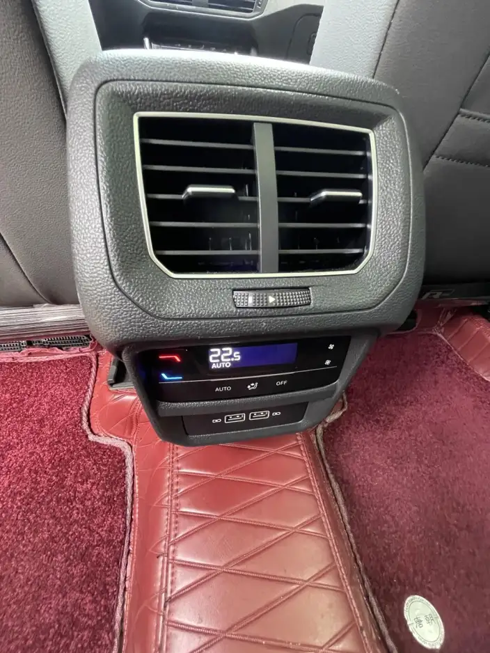 Volkswagen Tayron 2022 Model 330TSI 2WD Luxury Zhilian Edition – фото 10