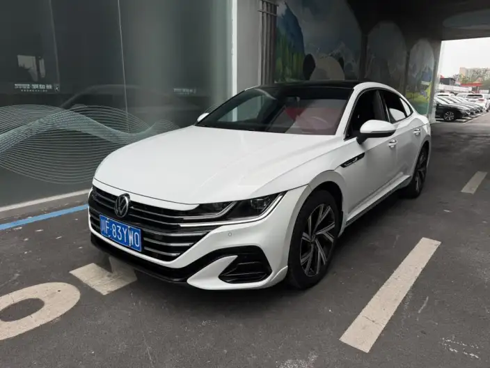 Volkswagen CC 2024 Model 330TSI Dazzling version – фото 1