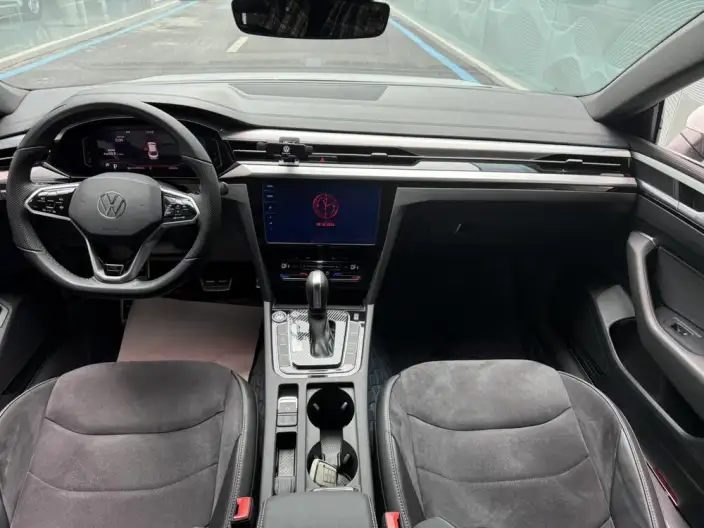 Volkswagen CC 2024 Model 330TSI Dazzling version – фото 9