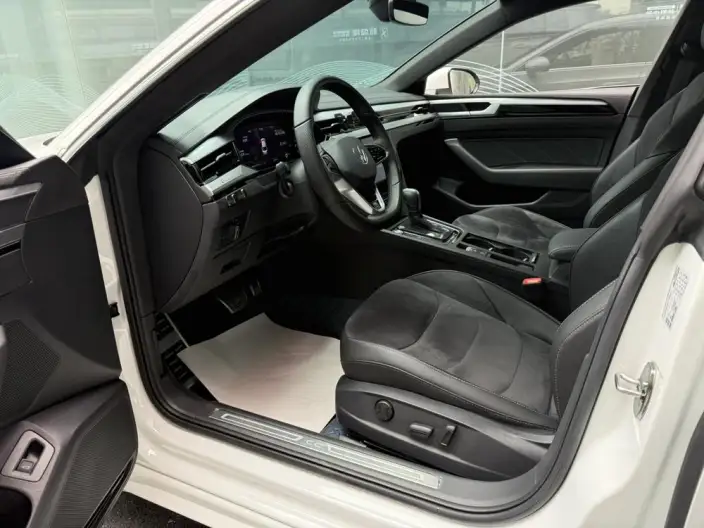 Volkswagen CC 2024 Model 330TSI Dazzling version – фото 10
