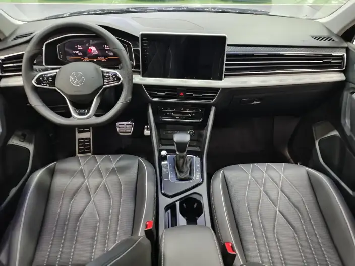 Volkswagen Tiguan L 2022 Model 330TSI Automatic 2WD R-Line Enjoy the version more – фото 4