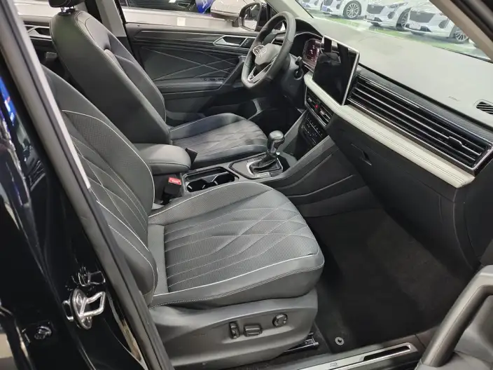 Volkswagen Tiguan L 2022 Model 330TSI Automatic 2WD R-Line Enjoy the version more – фото 7