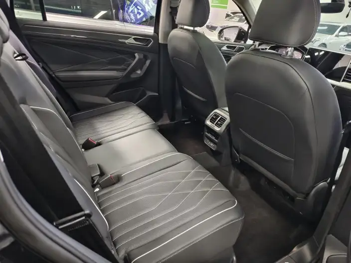 Volkswagen Tiguan L 2022 Model 330TSI Automatic 2WD R-Line Enjoy the version more – фото 9