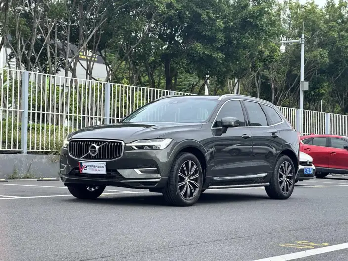 Volvo XC60 2020 Model T5 4WD Smart Range Deluxe Edition – фото 1