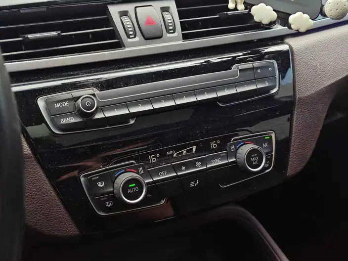 BMW X1 2022 Model sDrive25Li Leading Model – фото 9