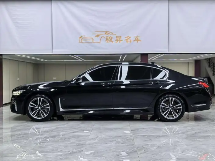 BMW 7 Series 2021 Model 730Li M Sports Set – фото 4