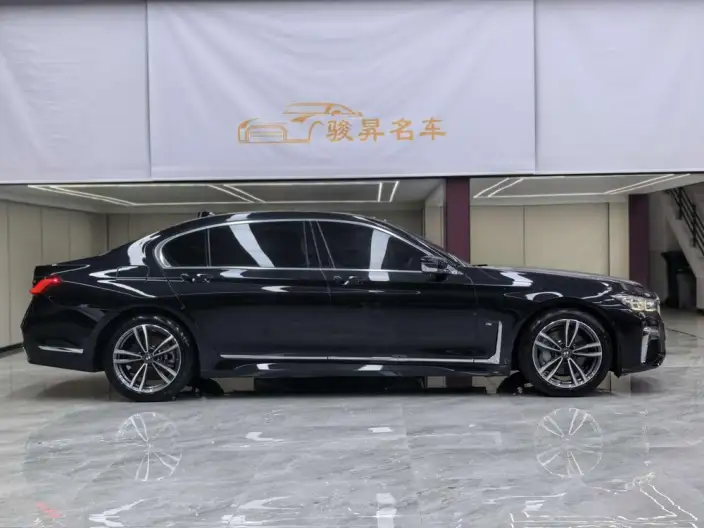 BMW 7 Series 2021 Model 730Li M Sports Set – фото 8
