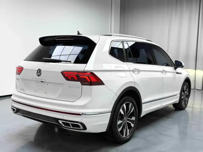 Volkswagen Tiguan L 2022 Model 330TSI Automatic 2WD R-Line Enjoy the version more – фото 3