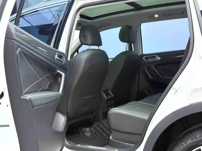 Volkswagen Tiguan L 2022 Model 330TSI Automatic 2WD R-Line Enjoy the version more – фото 9
