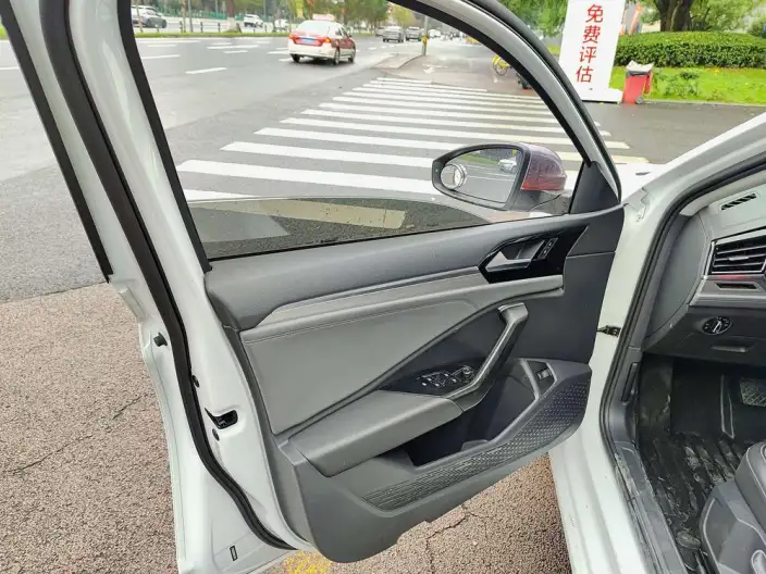 Volkswagen Sagitar 2021 Model 280TSI DSG Beyond Edition – фото 9