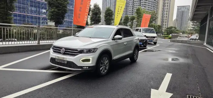 Volkswagen T-Roc 2020 Model 280TSI DSG 2WD Enterprising Model – фото 1