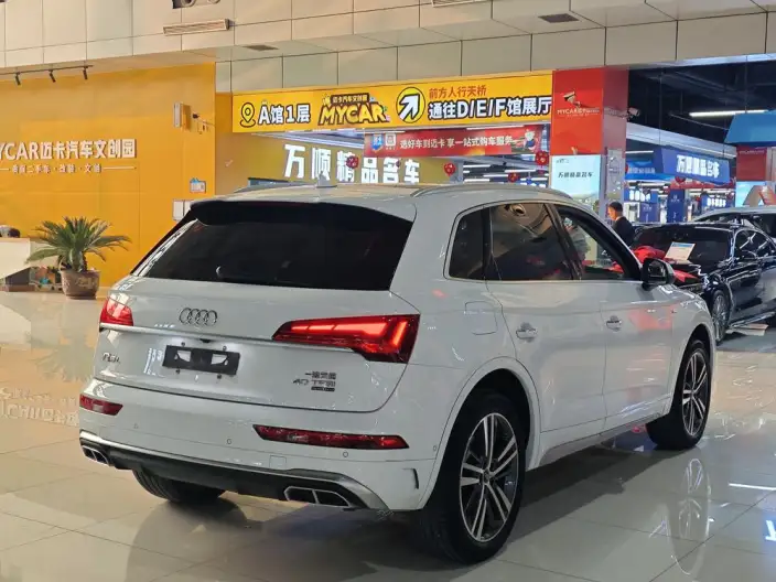 Audi Q5L 2022 Model Facelift 40T Luxury Dynamic Model – фото 6