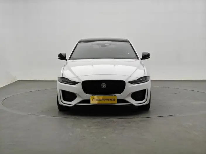 Jaguar XE L 2025 Model 2.0T 250PS R-DYNAMIC 90th Anniversary Collector Edition Edition – фото 2
