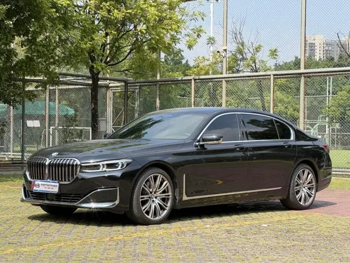 BMW 7 Series 2022 Model 740Li xDrive Executive Model Luxury Set – фото 1