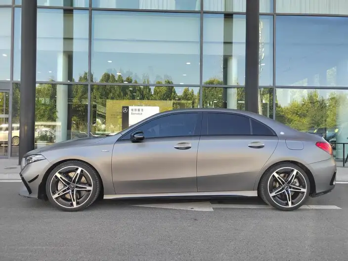 Mercedes-Benz A-Class AMG 2025 Model AMG A 35 L 4MATIC – фото 3