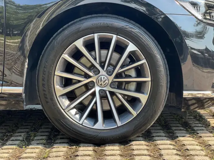 Volkswagen Magotan 2020 Model 330TSI DSG Luxury Model – фото 8