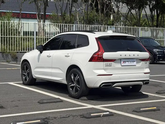 Volvo XC60 2021 Model T5 4WD Smart Range Sports Edition – фото 5