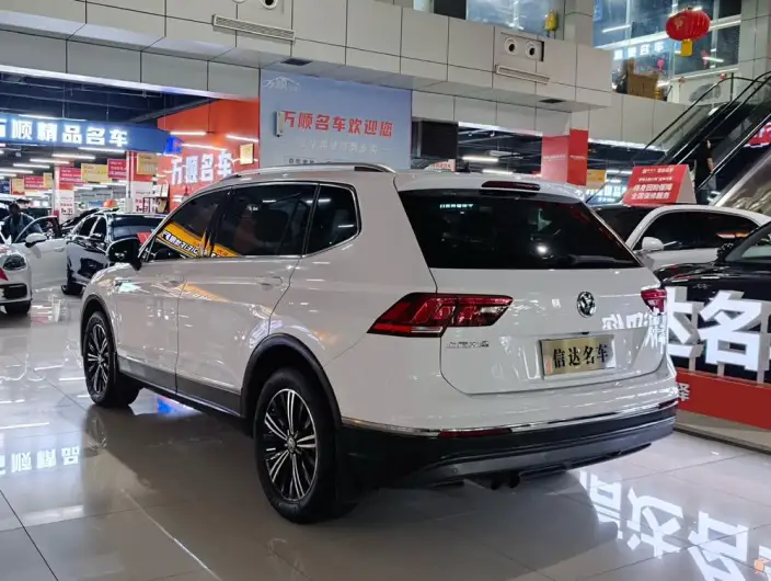Volkswagen Tiguan L 2020 Model 280TSI Automatic 2WD Panorama Comfort Edition China VI – фото 5
