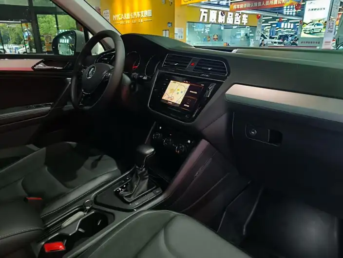 Volkswagen Tiguan L 2020 Model 280TSI Automatic 2WD Panorama Comfort Edition China VI – фото 10