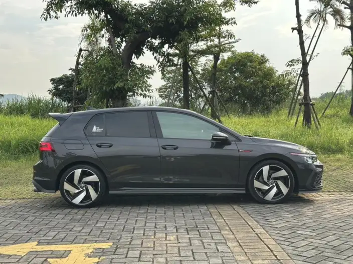 Volkswagen Golf GTI 2021 Model 380TSI DSG GTI – фото 7