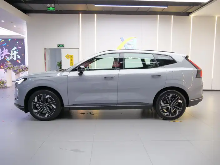 Volvo XC70 2026 Model 2WD Long Battery Life Pro Core – фото 3