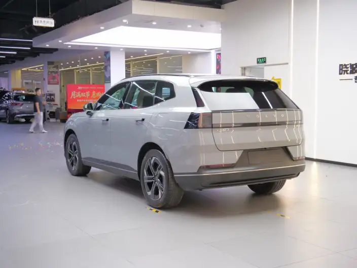 Volvo XC70 2026 Model 2WD Long Battery Life Pro Core – фото 4