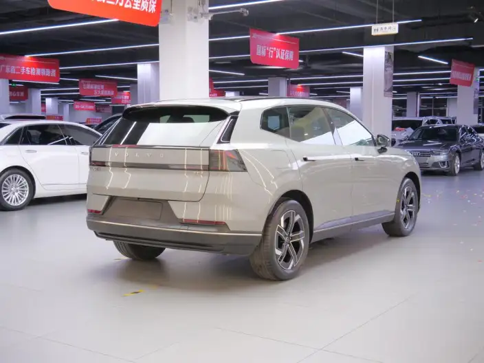 Volvo XC70 2026 Model 2WD Long Battery Life Pro Core – фото 6