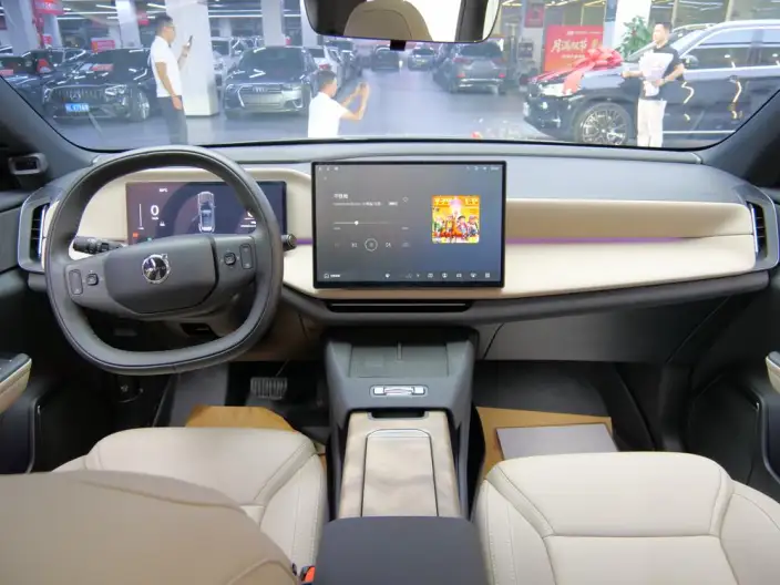 Volvo XC70 2026 Model 2WD Long Battery Life Pro Core – фото 10