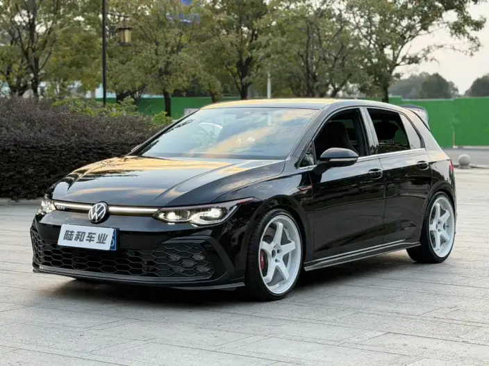 Volkswagen Golf GTI 2021 Model 380TSI DSG GTI – фото 1